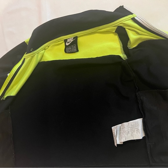 🎉HOST PICK🎉 Nike Active Sports Boys Large Yellow Zip Sweatshirt - Picture 5 of 7